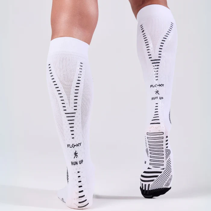 FOTOINDOSSATERUNUPLONG2025BIANCO_2_711bc073-2f0d-452b-a92f-03760527d6bc_700x.webp